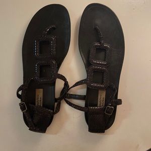 Simply Vera flat sandals